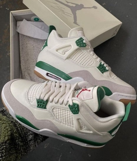 Air Jordan Retro 4 “Pine Green”
