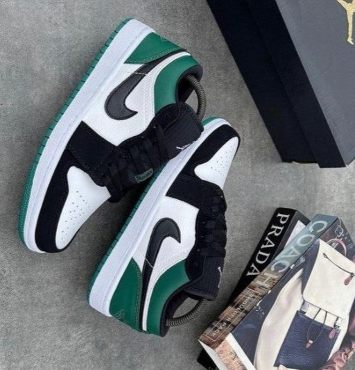 Air Jordan 1 Low "Black Mystic Green