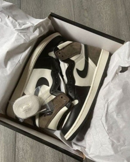 Nike Jordan Retro 1 Dark Mocha Semi-UA.