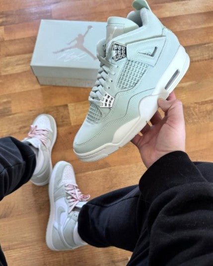 Air Jordan Retro 4 Abundance