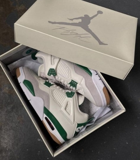 Air Jordan Retro 4 “Pine Green”