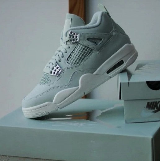 Air Jordan Retro 4 Abundance